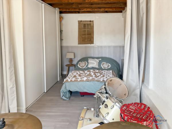 Dpt Gers (32), à vendre BARCELONNE DU GERS Maison T5 de 155 m² habitables + grands garages, dépendances et piscine sur 8678 m² de terrain, au calme