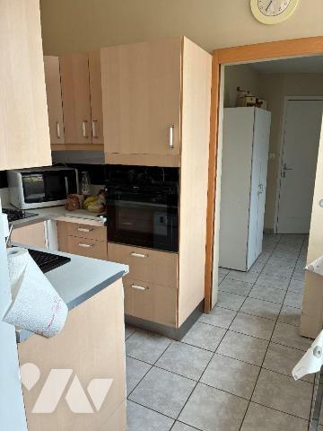 A proximité de toutes commodités maison 1 mitoyenneté en parfait état avec garage  et grand jar...