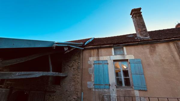 Thory (89200) Ancien corps de ferme à renover avec dépendances et jardin de 447 m2 au prix de 58 000 € F.A.I. secteur THORY