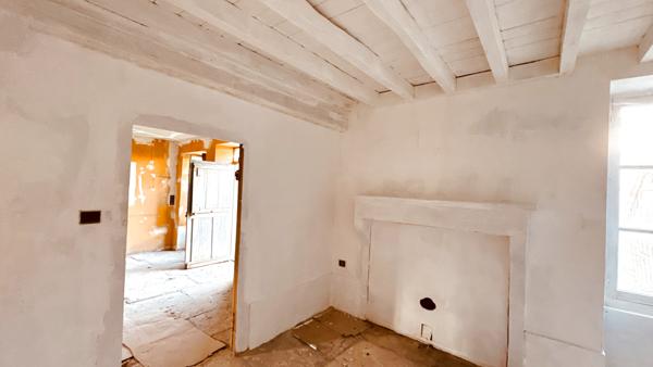 Thory (89200) Ancien corps de ferme à renover avec dépendances et jardin de 447 m2 au prix de 58 000 € F.A.I. secteur THORY