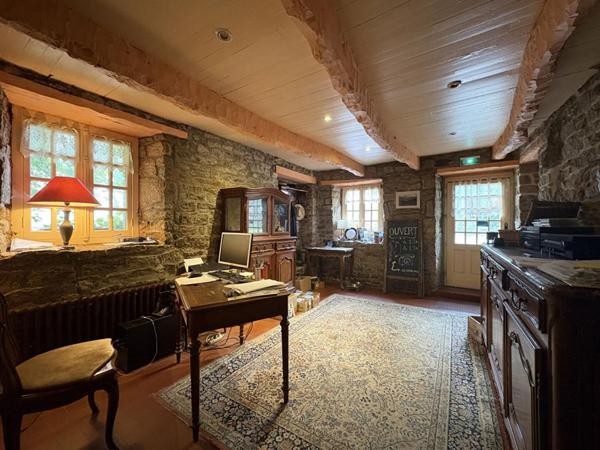 A vendre RIEC SUR BELON (29340) Ensemble de 2 Chaumières 11 pièces 3 chambres 275 m2