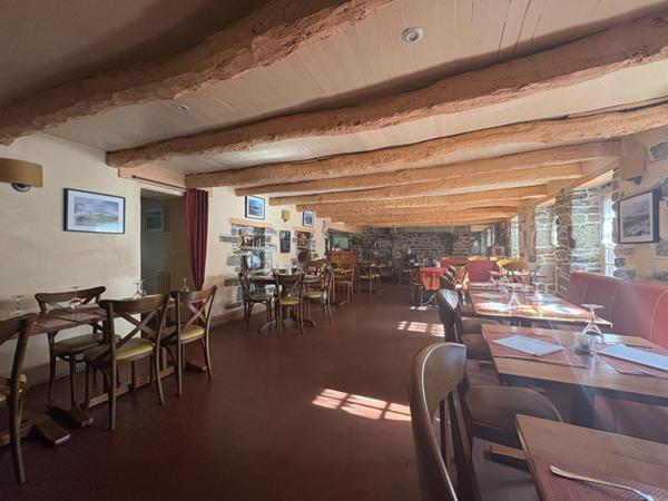 A vendre RIEC SUR BELON (29340) Ensemble de 2 Chaumières 11 pièces 3 chambres 275 m2