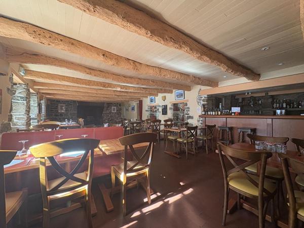 A vendre RIEC SUR BELON (29340) Ensemble de 2 Chaumières 11 pièces 3 chambres 275 m2