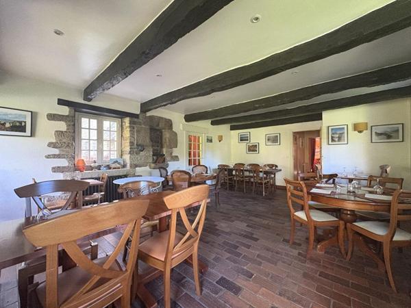 A vendre RIEC SUR BELON (29340) Ensemble de 2 Chaumières 11 pièces 3 chambres 275 m2