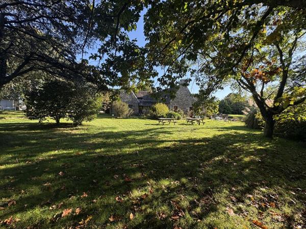 A vendre RIEC SUR BELON (29340) Ensemble de 2 Chaumières 11 pièces 3 chambres 275 m2