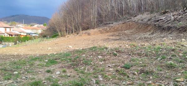 Joli terrain à bâtir au calme proche de Charavines