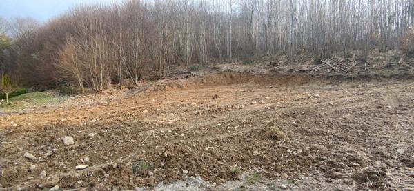 Joli terrain à bâtir au calme proche de Charavines