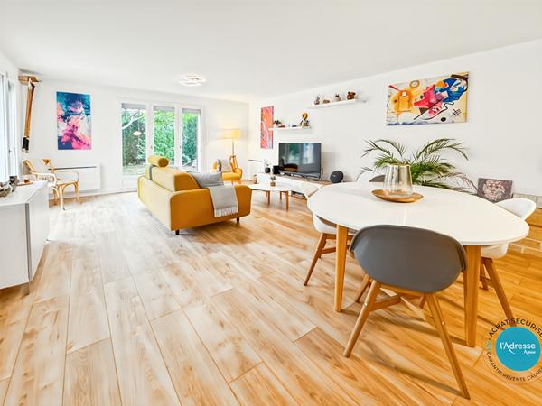 Maison à Saint Germain Lès Corbeil 6 pièce(s) 105 m2