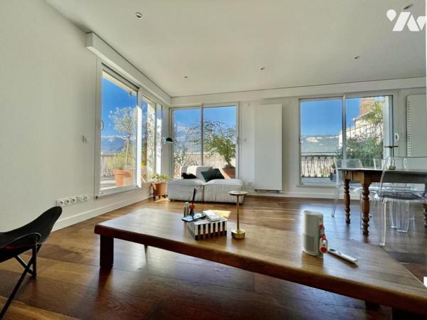 GRENOBLE RARE & UNIQUE - T4 de 109m² - TERRASSE 75m² vue panoramique