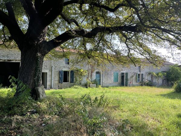 Maison à vendre à Chef-Boutonne (79110) - Deux-Sèvres