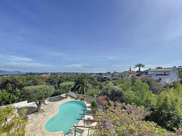 Maison à vendre    6 pièces •  Fréjus