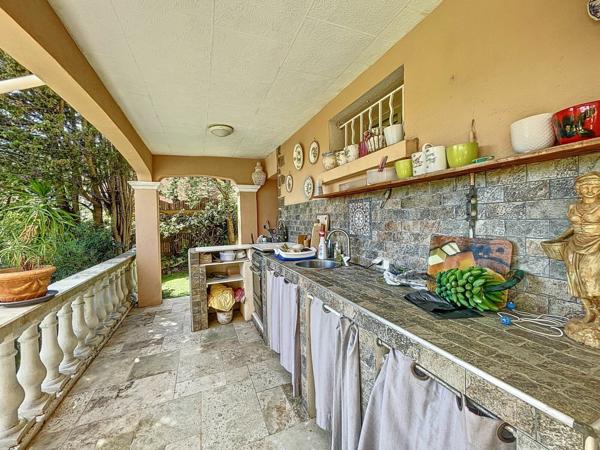 Maison à vendre    6 pièces •  Fréjus