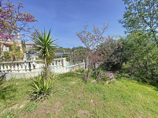 Maison à vendre    6 pièces •  Fréjus