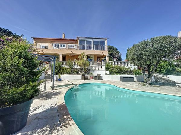 Maison à vendre    6 pièces •  Fréjus