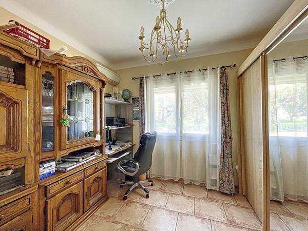 Maison à vendre    6 pièces •  Fréjus