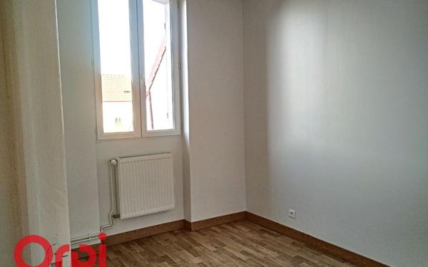 Immeuble à vendre    14 pièces • 460 m2 Montluçon