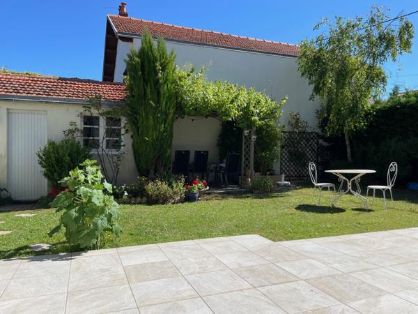 Vente Maison La rochelle 999 000 € HAI - 178 m2 - 4 Chambres - Réf. VM1070-TERREETMER17_