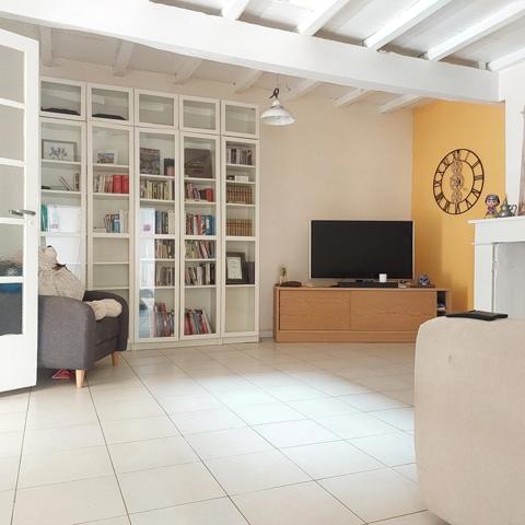 Maison à vendre 7 pièces MONTAUBAN (82) avec hangar de 150m², 6861m² de terrain avec une partie boisée.