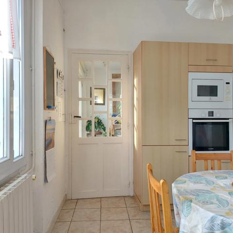 Maison à vendre 7 pièces MONTAUBAN (82) avec hangar de 150m², 6861m² de terrain avec une partie boisée.