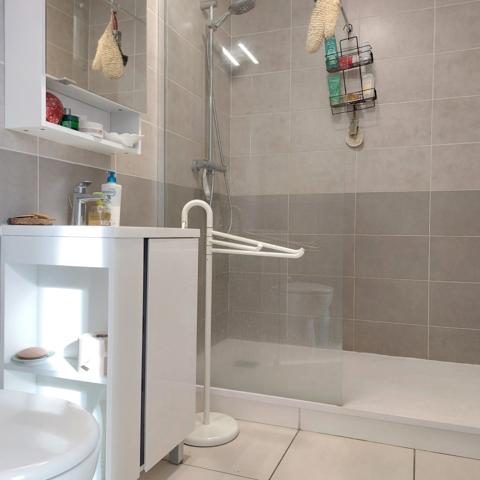 Maison à vendre 7 pièces MONTAUBAN (82) avec hangar de 150m², 6861m² de terrain avec une partie boisée.