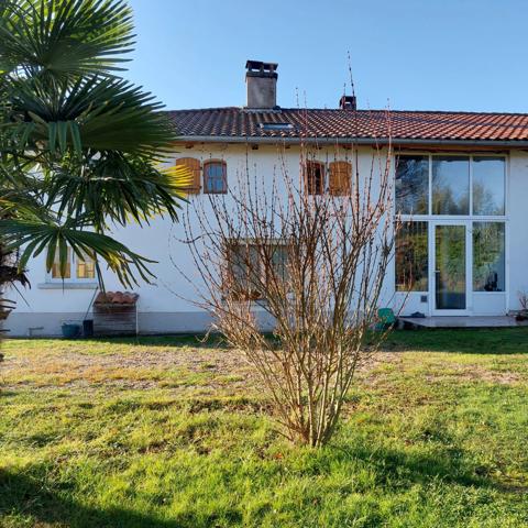 Maison à vendre 7 pièces MONTAUBAN (82) avec hangar de 150m², 6861m² de terrain avec une partie boisée.