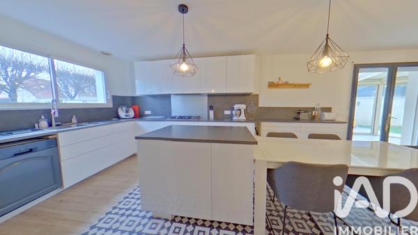 Maison à vendre 10 pièces 209 m² Lieusaint