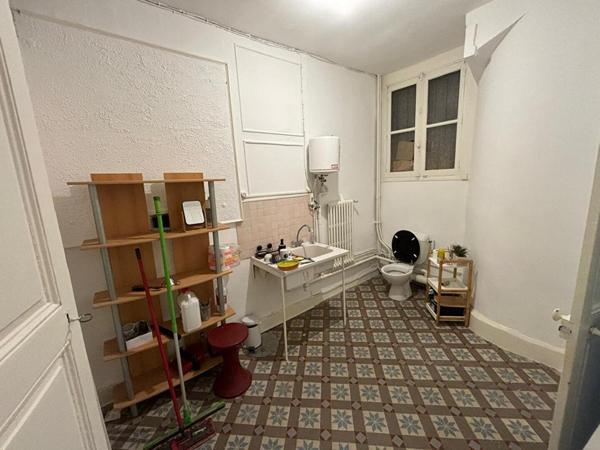 Immeuble Nevers 298m2 - A rénover - Local commercial et appartements - centre ville