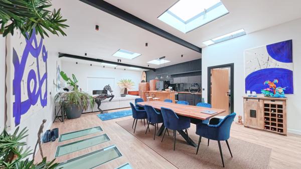 Maison
         5 pièces
        - 145 m² Bien prestige 520 000 € *
