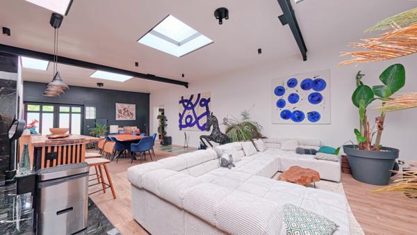 Maison
         5 pièces
        - 145 m² Bien prestige 520 000 € *