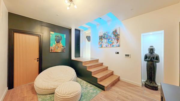 Maison
         5 pièces
        - 145 m² Bien prestige 520 000 € *