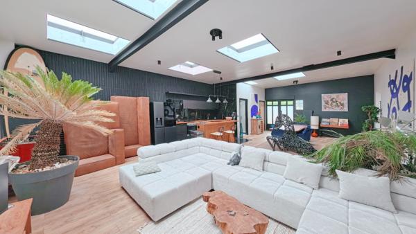 Maison
         5 pièces
        - 145 m² Bien prestige 520 000 € *