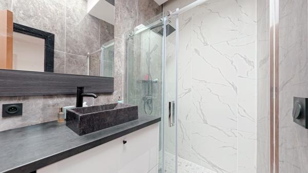 Maison
         5 pièces
        - 145 m² Bien prestige 520 000 € *