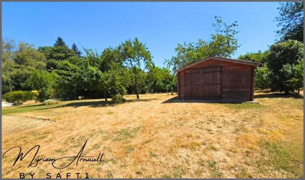 MAISON SEMI ENTERRÉE 5 CHAMBRES, SOUS-SOL, DÉPENDANCE SUR TERRAIN DE 1713 M²