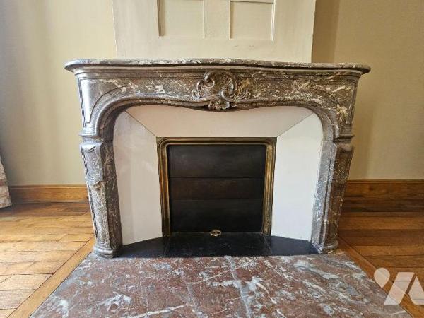 A vendre à ROMORANTIN-LANTHENAY (41) - Au coeur du centre-ville, découvrez cet élégant hôtel pa...