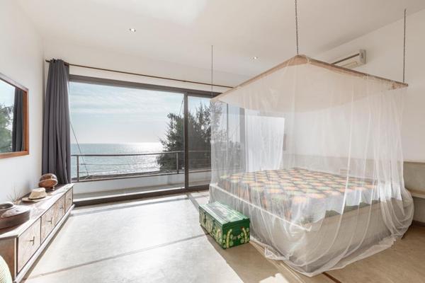 Magnifique Villa Pieds dans l'Eau 5 chambres sur 1063 m2 de terrain à Somone Somone