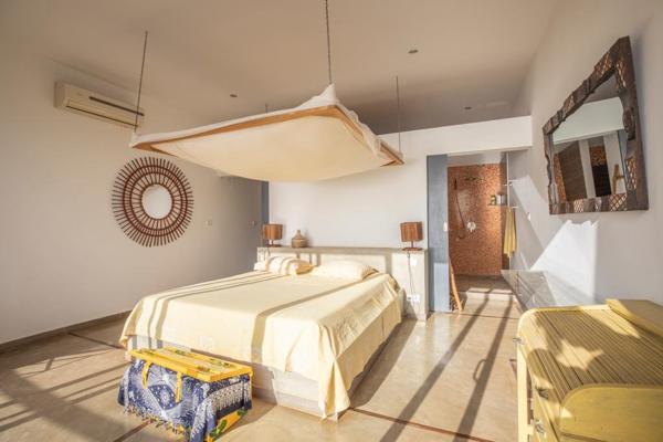 Magnifique Villa Pieds dans l'Eau 5 chambres sur 1063 m2 de terrain à Somone Somone