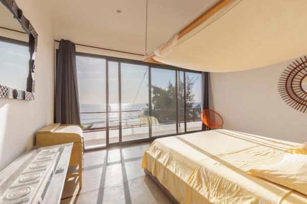 Magnifique Villa Pieds dans l'Eau 5 chambres sur 1063 m2 de terrain à Somone Somone
