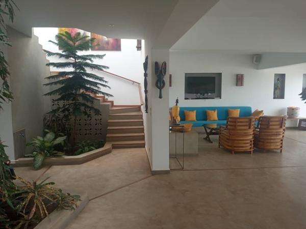 Magnifique Villa Pieds dans l'Eau 5 chambres sur 1063 m2 de terrain à Somone Somone