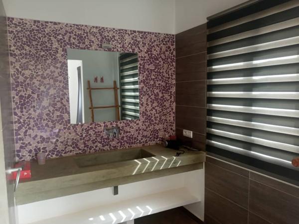 Magnifique Villa Pieds dans l'Eau 5 chambres sur 1063 m2 de terrain à Somone Somone