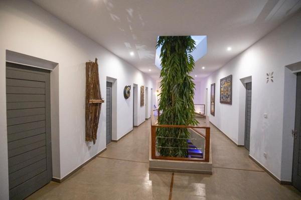Magnifique Villa Pieds dans l'Eau 5 chambres sur 1063 m2 de terrain à Somone Somone