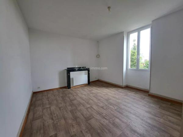 Location                                                      Appartement
                        
                     3 pièces                      71 m2                     à Blaye-les-Mines