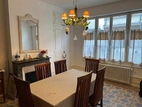 Maison de famille spacieuse à vendre à Saumur