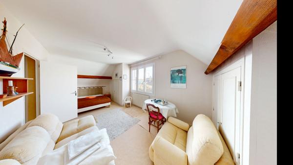 Combleux grande maison 5 chambres, garage, jardin.