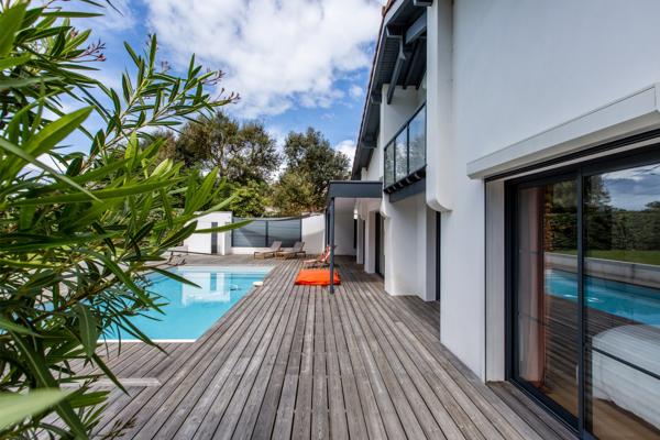VILLA AVEC PISCINE ET STUDIO INDÉPENDANT À LABENNE OCÉAN