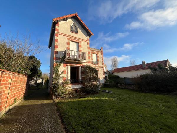 2 maisons à rénover sur terrain de 1977 m² proche Maisons Laffitte