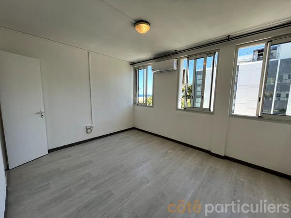 Location
                Appartement50 m² - 2 Pièces -
                    SAINT DENIS (97400)