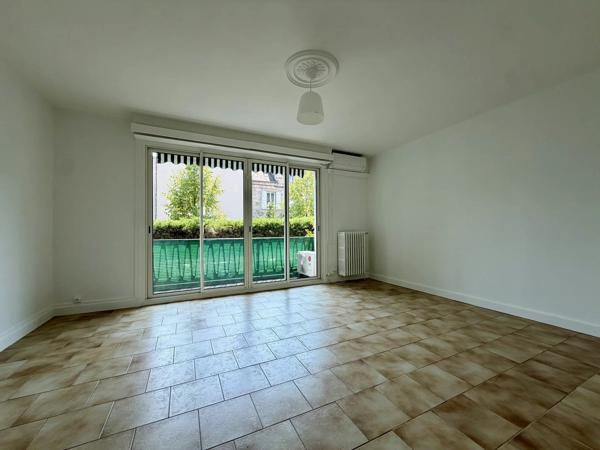 Vente                                                      Appartement
                        
                     4 pièces                      75 m2                     à Brive-la-Gaillarde