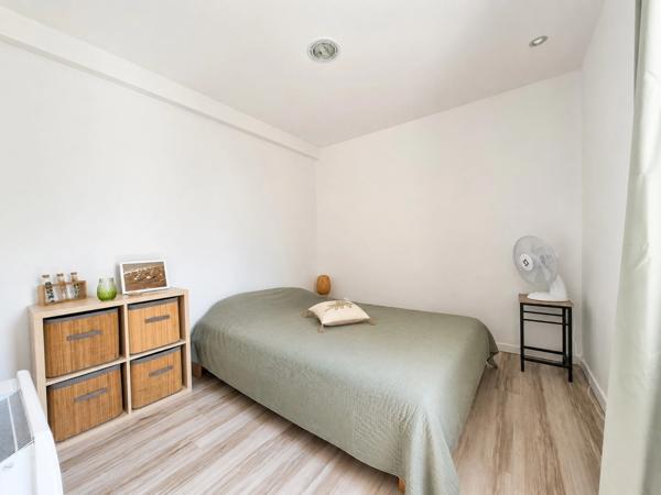 Maison de campagne avec studio, dépendances et jardin – Bords