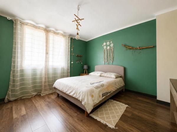 Maison de campagne avec studio, dépendances et jardin – Bords