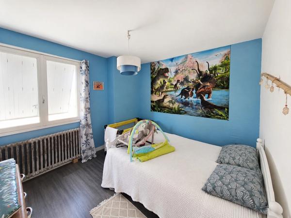 Maison de campagne avec studio, dépendances et jardin – Bords